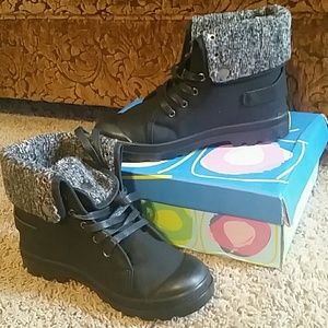 Cute Black & Gray boots